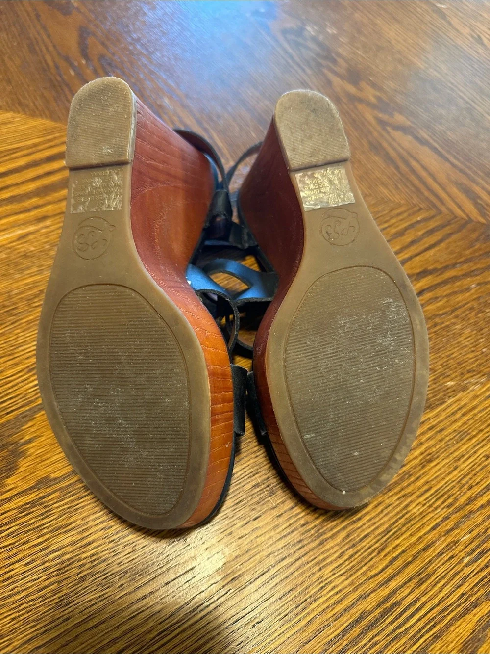 Lucky Brand Women’s Black Wedge Sandals